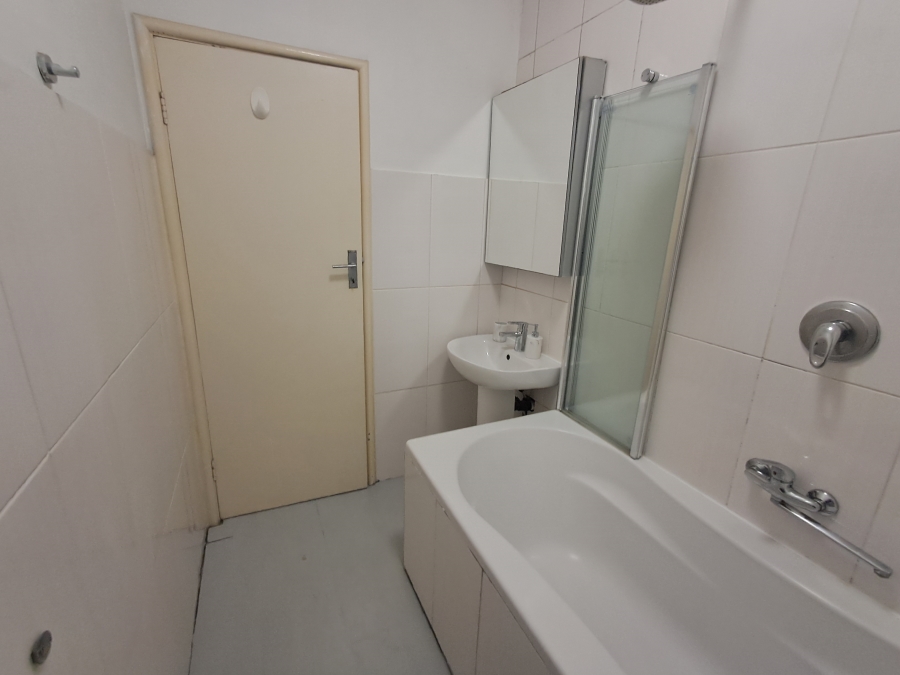 To Let 0 Bedroom Property for Rent in Sea Point Western Cape